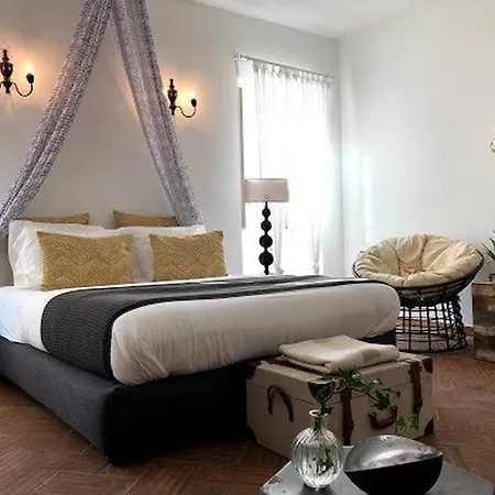 Chic Sequa In Taviras Historical Centre *